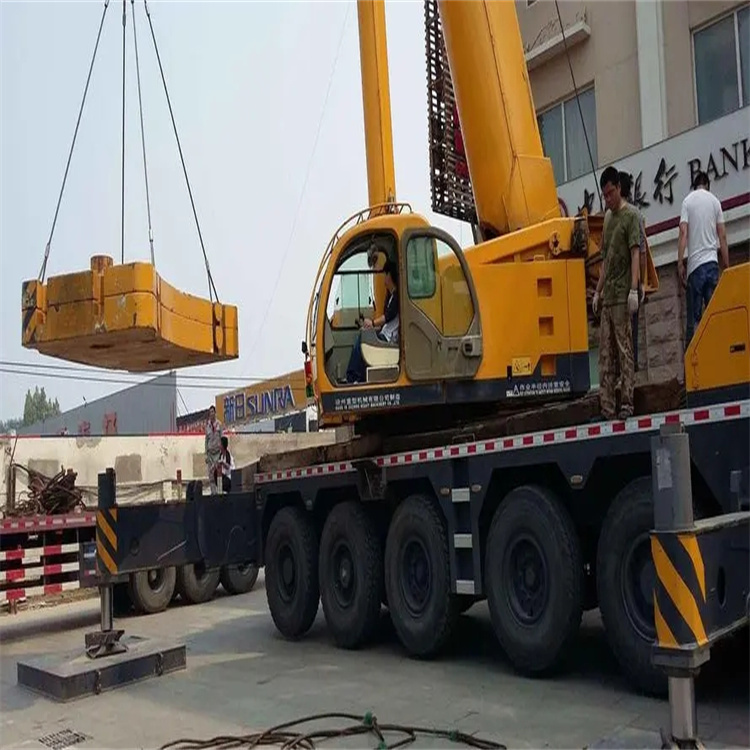 港口当地吊车出租|机器吊装|75吨|工厂搬迁服务